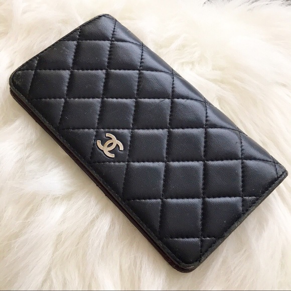 CHANEL Handbags - 🌸👜💯CHANNEL lambs kin bifold long wallet ❤️
